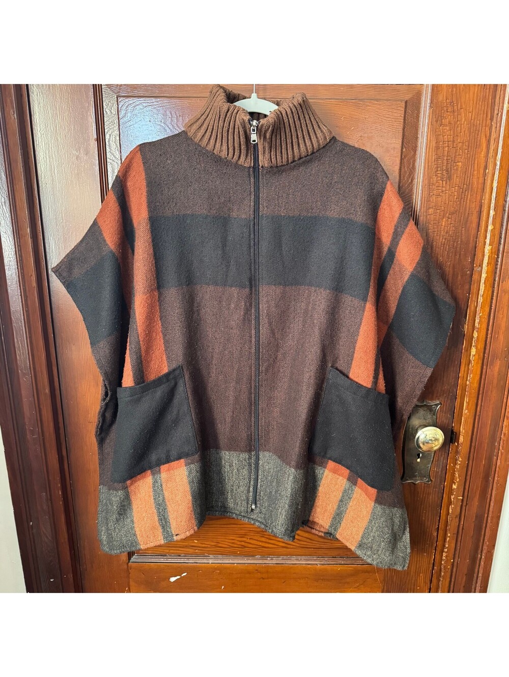 Cabincore Apres Ski Style Vince Camuto Block Plaid Zip-Up Knit Poncho